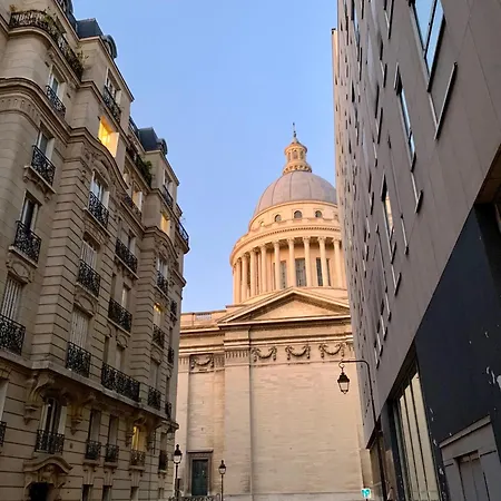 Entierement Renove Au Coeur De Appartamento *